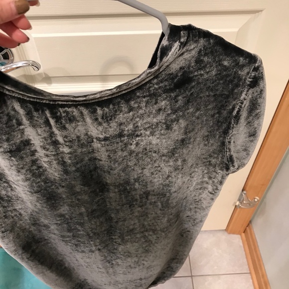 Bella Dahl plush grey velvet v neck tee - Picture 6 of 7